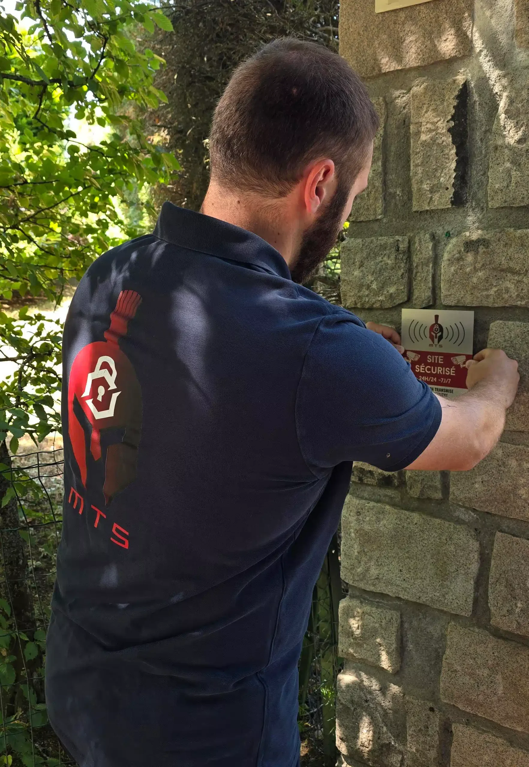Plaque dissuasive alarme Installateur alarme et vidéosurveillance Loire et Haute-Loire